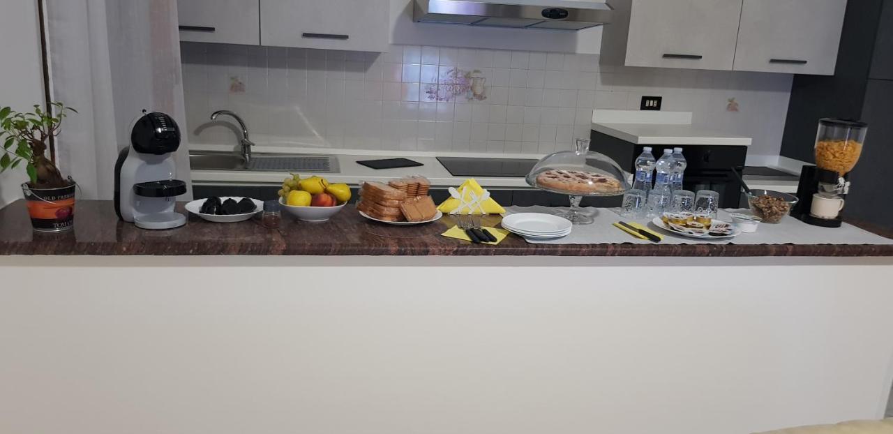 B&B A Casa Di Anto Еболі Екстер'єр фото